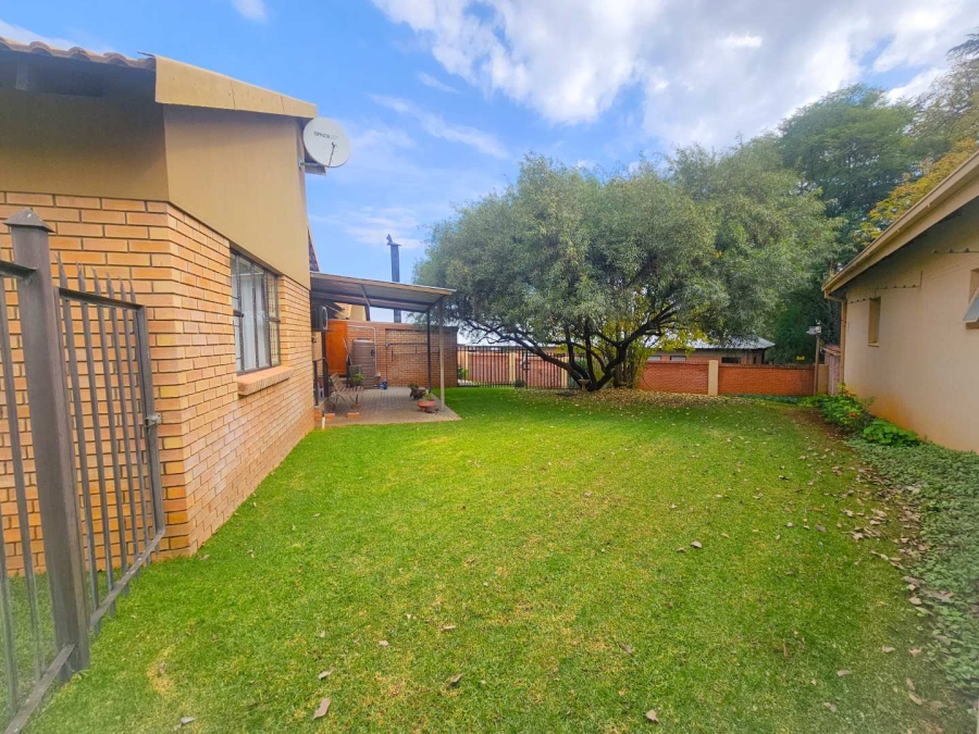 2 Bedroom Property for Sale in Langenhovenpark Free State
